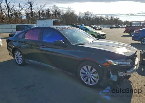 2018 Honda Accord Touring z USA, uszkodzony, nr VIN 1HGCV1F93JA085066